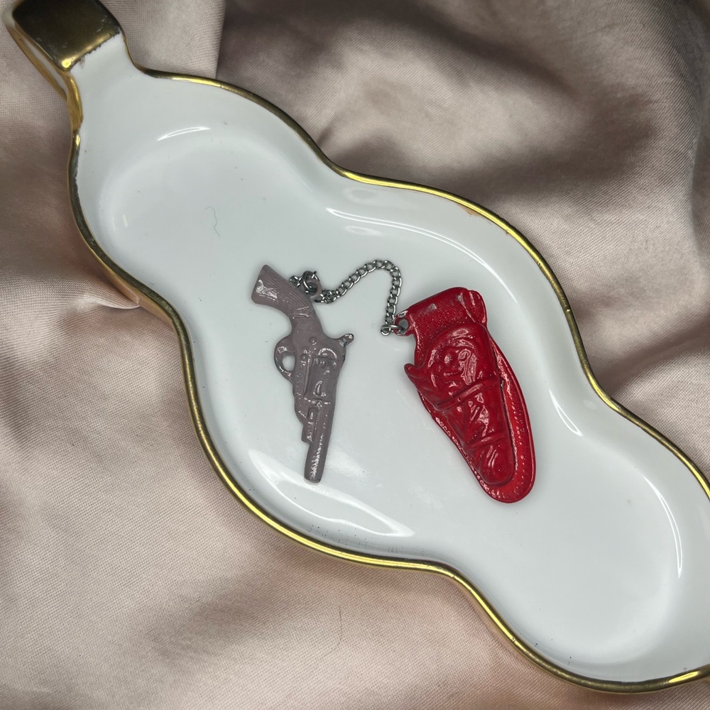 Vintage Gun and Holster Pin